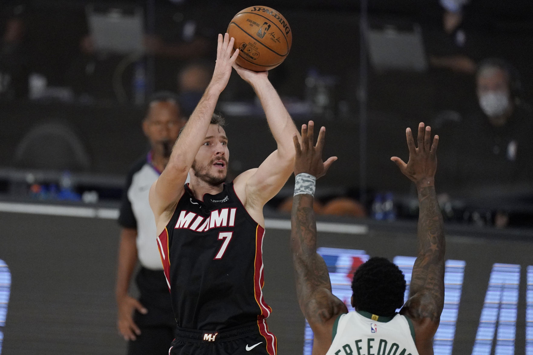 Heat 103, Bucks 94